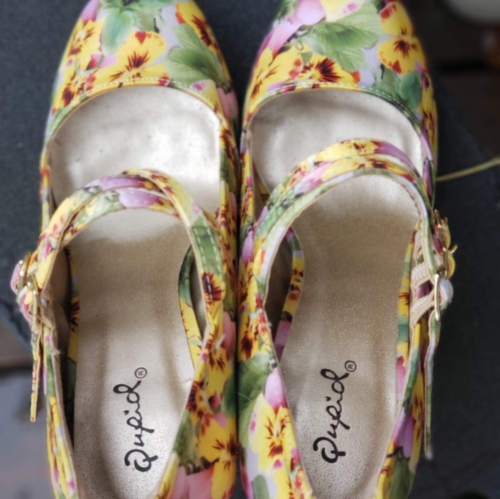Satin Maryjane Floral Print High Heels - Picture 6 of 8